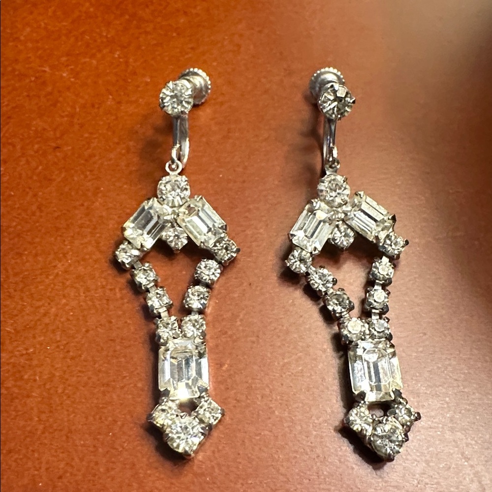 Elegant Silver Crystal Drop Earrings (CLIP ON)